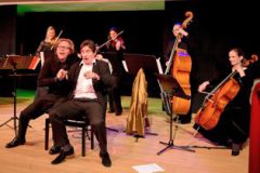 Hamburger Camerata, Kleiner Mozart ganz groß!, 29.03.2014, New Living Home Hamburg

(C) Stefan Simrock